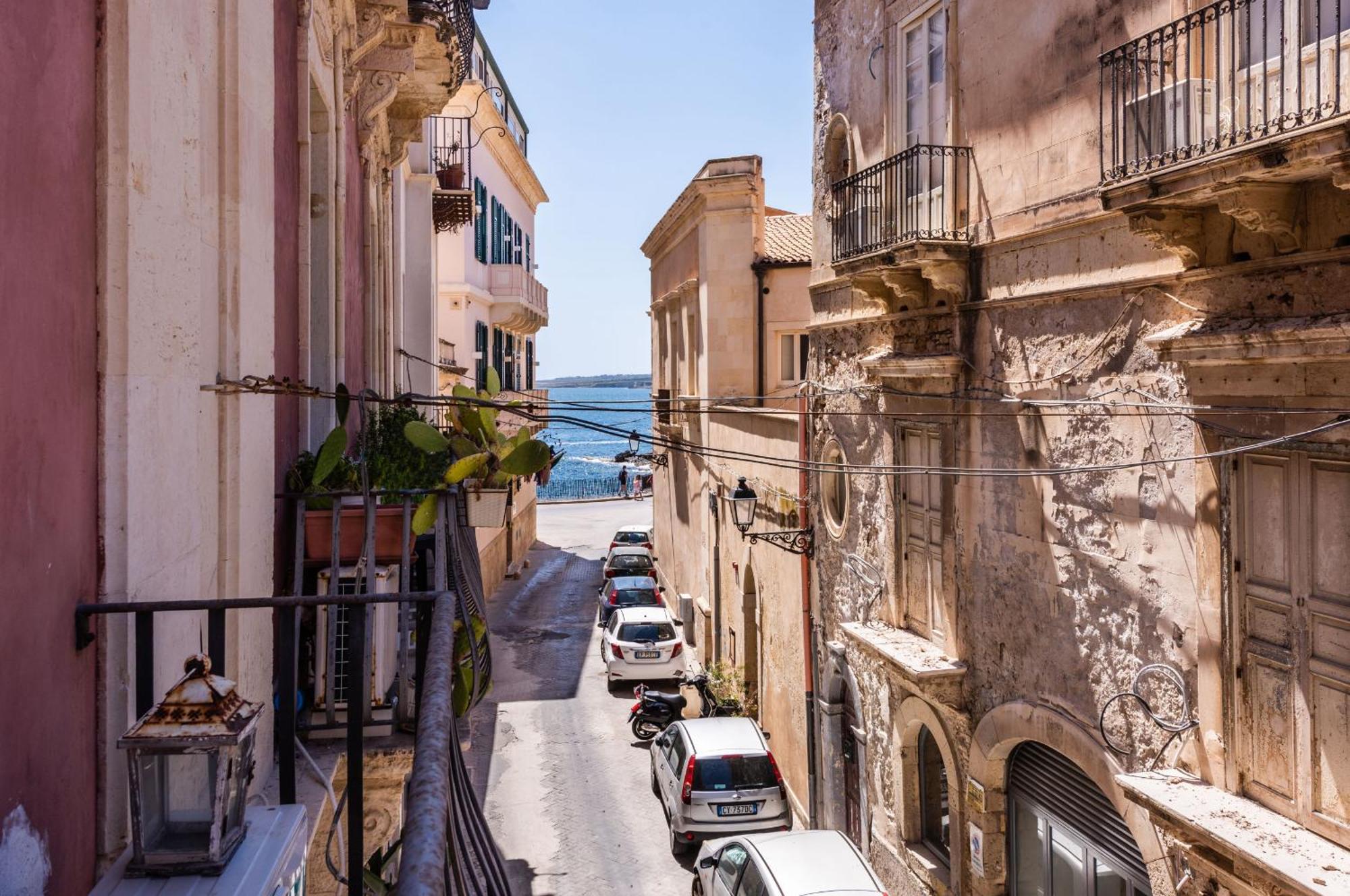 Palazzo Bozzanca Apartments By Wonderful Italy Syracuse Luaran gambar